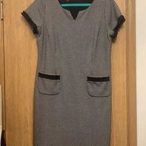 Talbot's Navy and White houndstooth dress. 12P